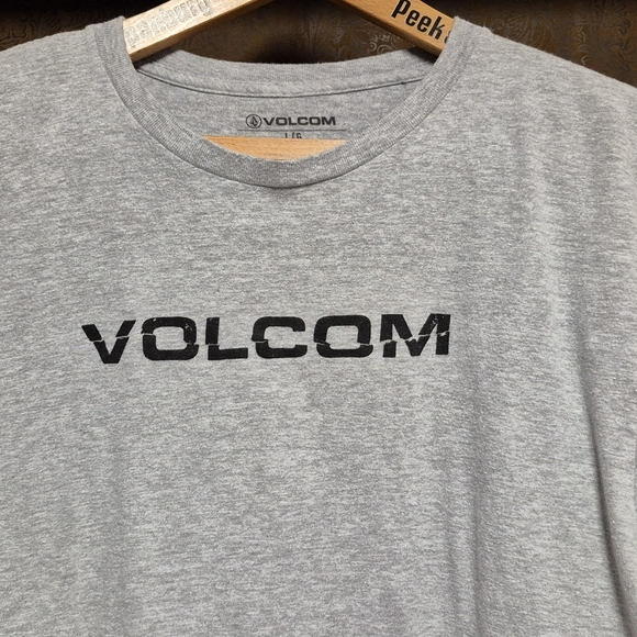 Volcom Gray T-Shirt - Picture 1 of 7